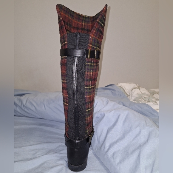 Bella Vita knee high faux wool and leather boots in a size 7m. With a 1/2" heel - Picture 3 of 10